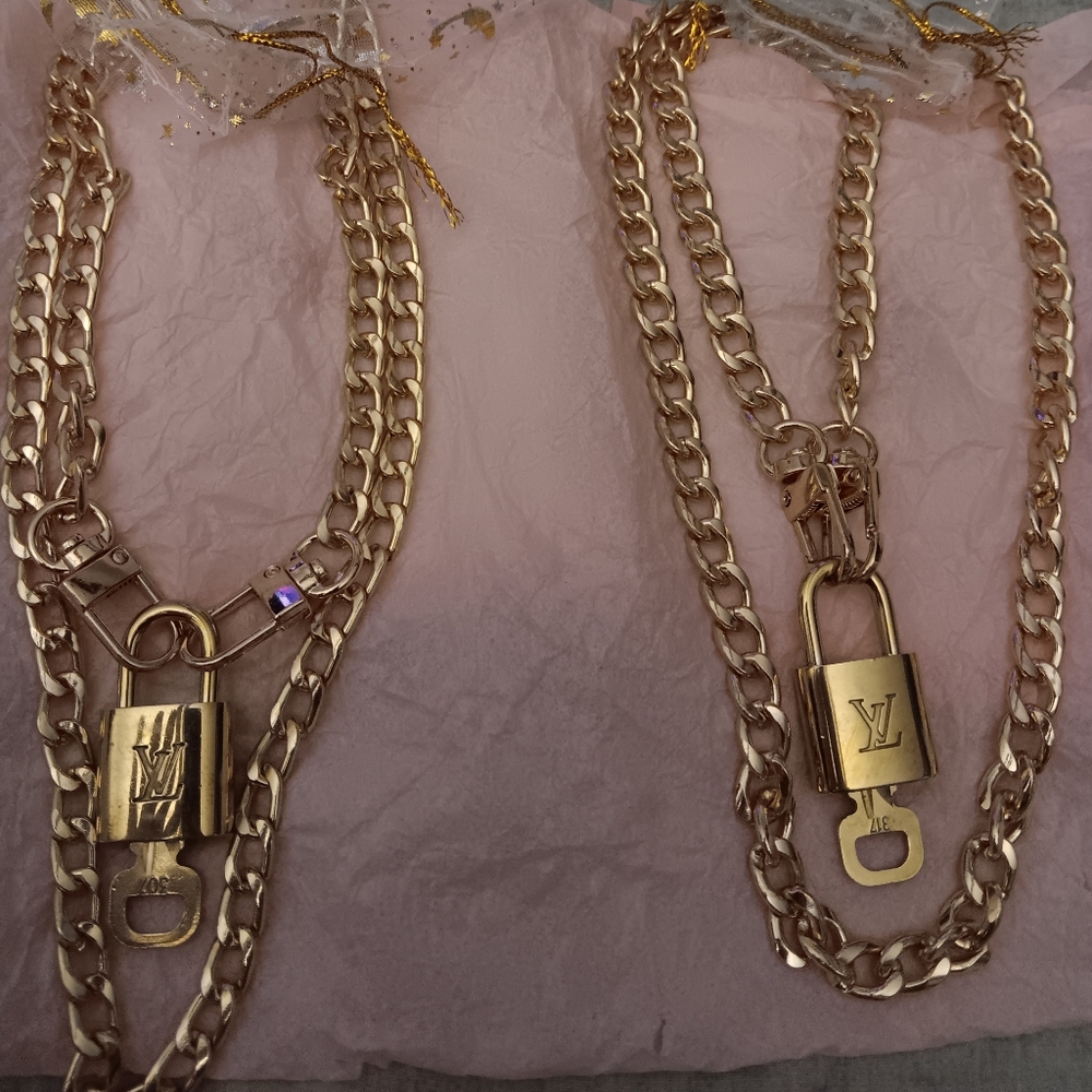 COPY - Louis Vuitton lock and key authentic